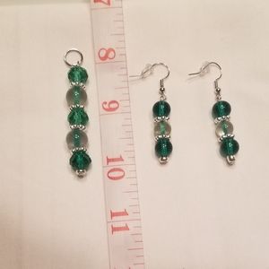 💚 Fun green earring and pendant set